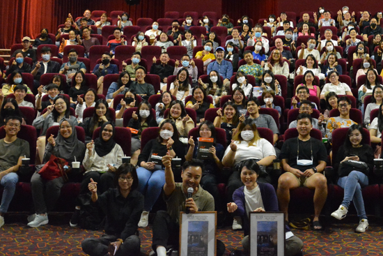 Group photo with Director Shuming, Associate Professor June Tay, SUSS Head of Digital Media Programme, Ms Khoo Sim Eng, SUSS Head of Film Studies Programme and the audience. 