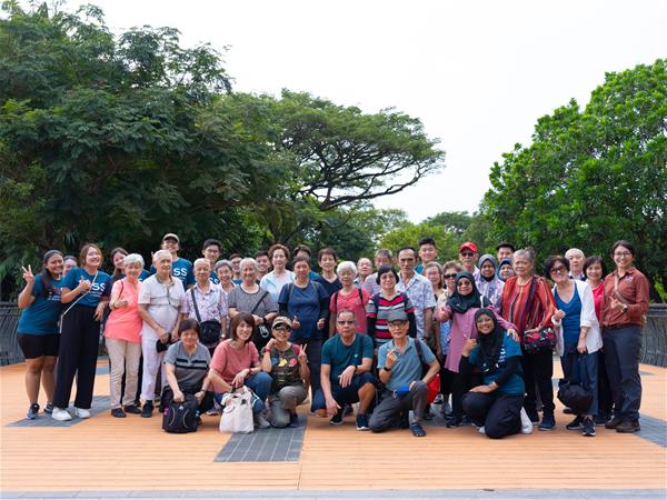 See you again! Seniors, WILDSMarines and TMWGT members at the entrance of Sungei Buloh Wetland Reserve.
