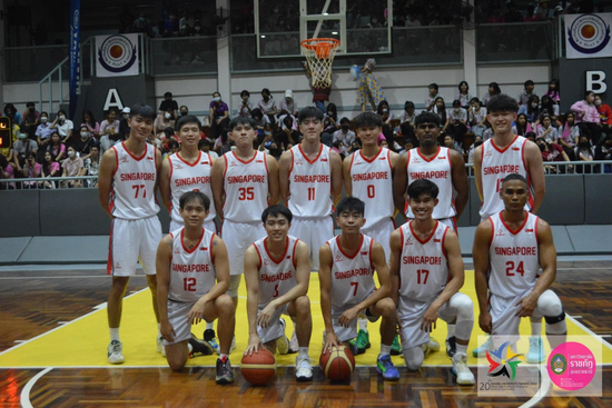  Teo Zhen Kai (second row, second from left) and Seet Zhi Yun (first row, centre) representing the AUG Singapore team for Men’s Basketball.