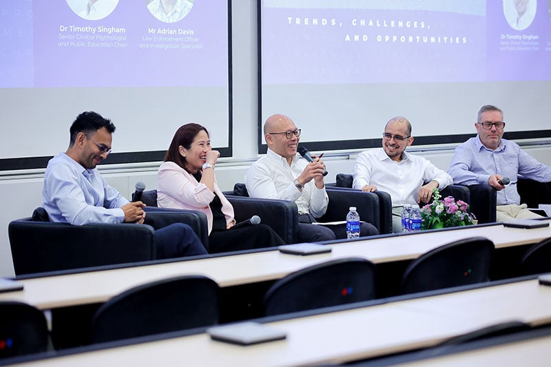 A/Prof Victor Seah moderating during the first panel discussion