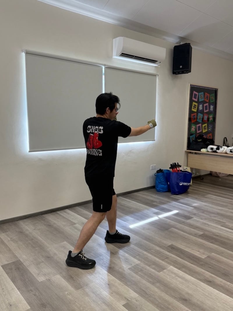 Captain, Kirren, demonstrating the jab