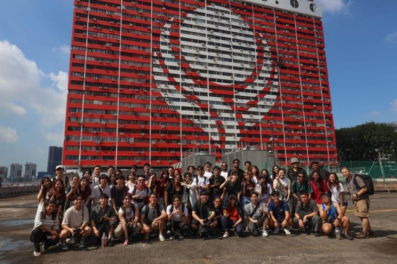 group-photo-at-people's-park-complex