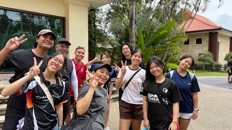 Leaders all smiles before Day 2 kicks off!