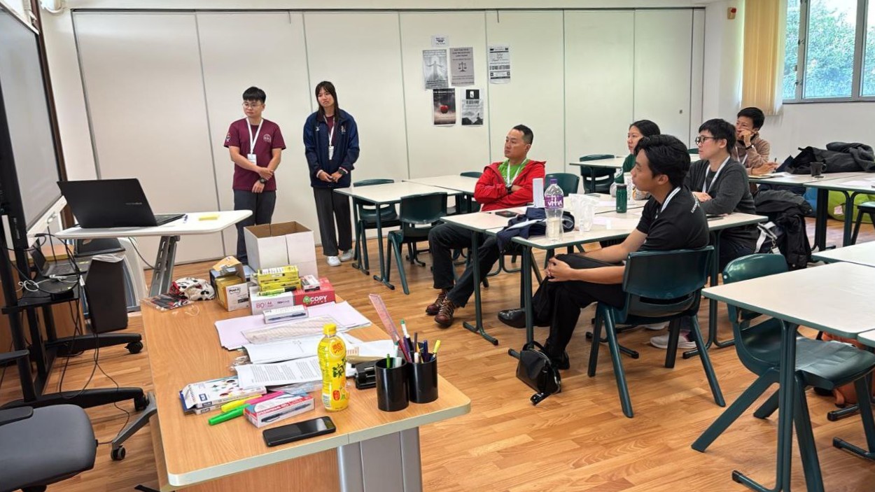 As Wong Si Hui and Wong Tze Xiang presented, participants like outdoor education providers and professionals in fields like education and outdoor education paid close attention.