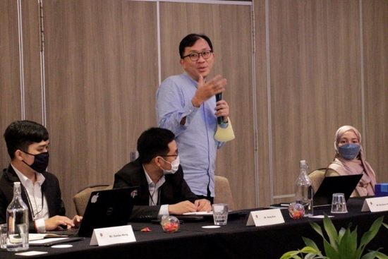 Mr Ku Swee Yong, SUSS PhD candidate and supervisee of Dr Conejos, sharing to the group about his research undertakings with the Sustainable Built Environment Lab. Mr Ku Swee Yong, SUSS PhD candidate and supervisee of Dr Conejos, sharing to the group about his research undertakings with the Sustainable Built Environment Lab.