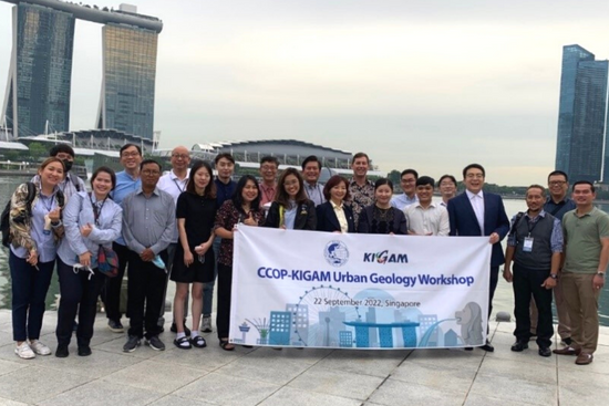 Group photo of workshop participants at The Esplanade. Group photo of workshop participants at The Esplanade.