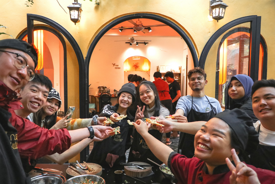 SUSS students took a cooking class to learn about the history of some of Vietnam’s most popular dishes.