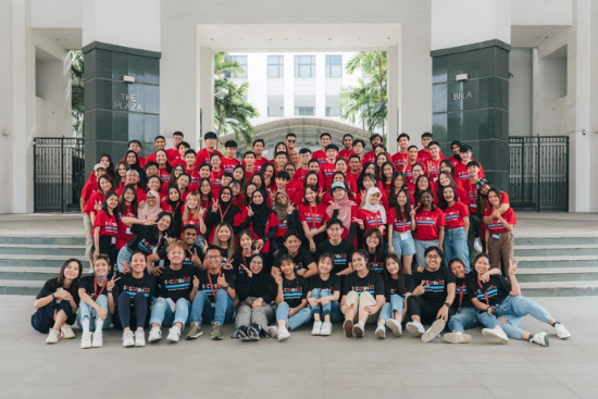 Participants and Student Leaders in full force on the first day of Sociovation Forum 2022, eagerly anticipating the exciting days to come. Participants and Student Leaders in full force on the first day of Sociovation Forum 2022, eagerly anticipating the exciting days to come.