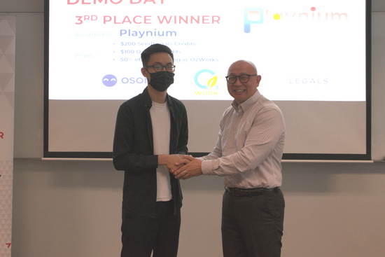 Alphonsus Wan, Founder of Playnium, with Dr Yap Meen Sheng, SUSS Dean of Student, Student Success Centre. Alphonsus Wan, Founder of Playnium, with Dr Yap Meen Sheng, SUSS Dean of Student, Student Success Centre.