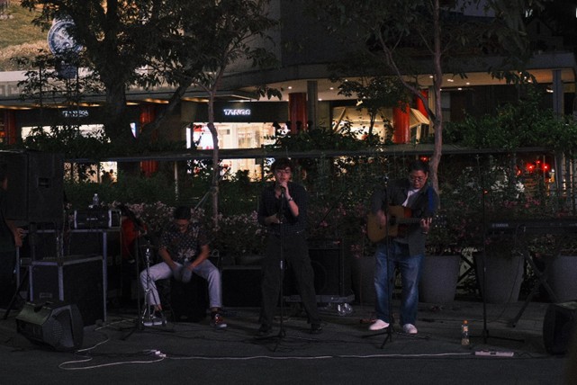 Woodlands Windmill stepping out of their comfort zone, singing in public for the first time.