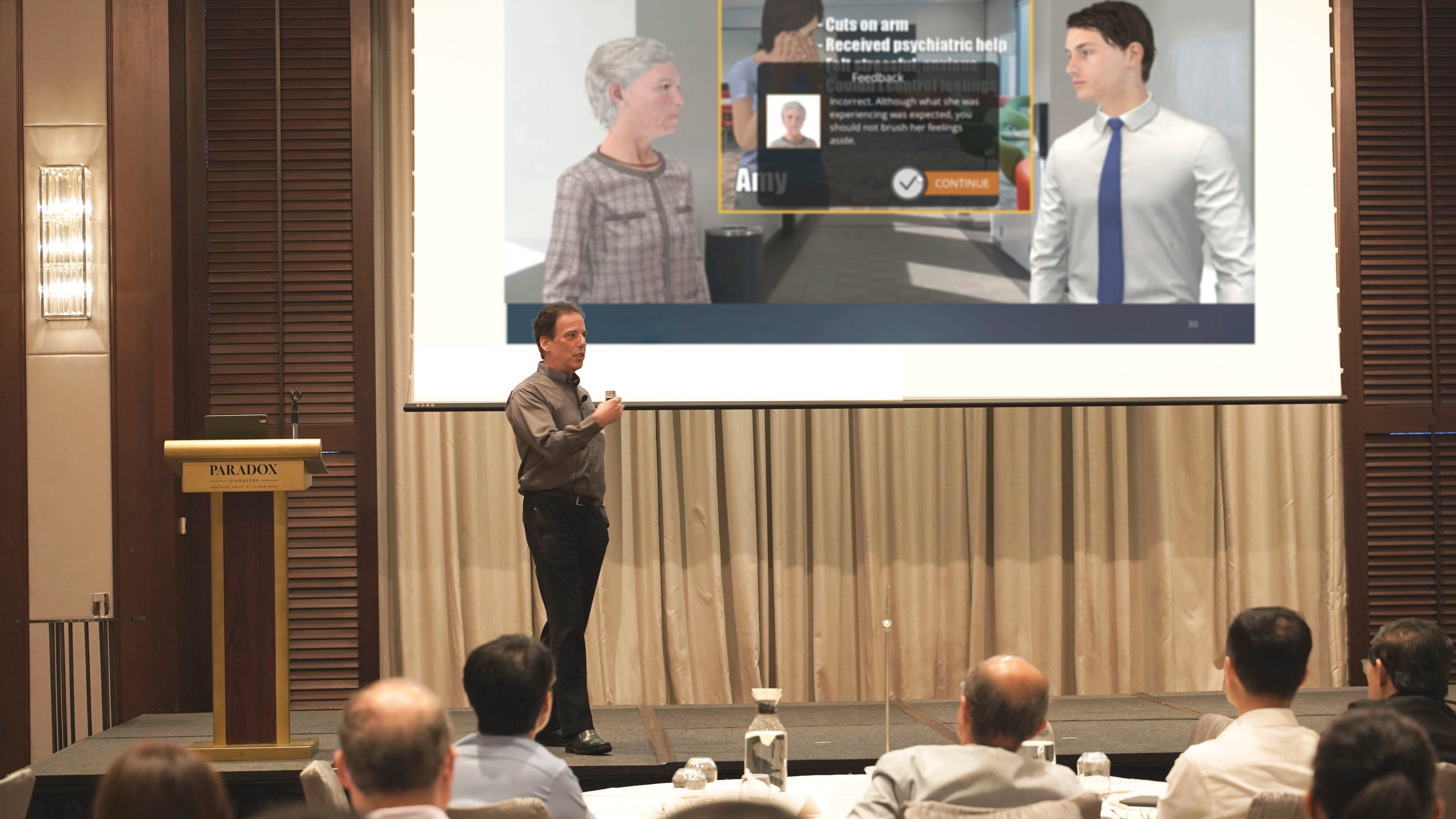 With great enthusiasm, Associate Professor Gabriel Gervais shares with participants how A.I. is being incorporated into online learning.