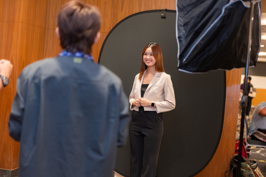 Photo of student taking corporate photoshoot in preparation for their job hunting during the SUSS Career Fair 2025