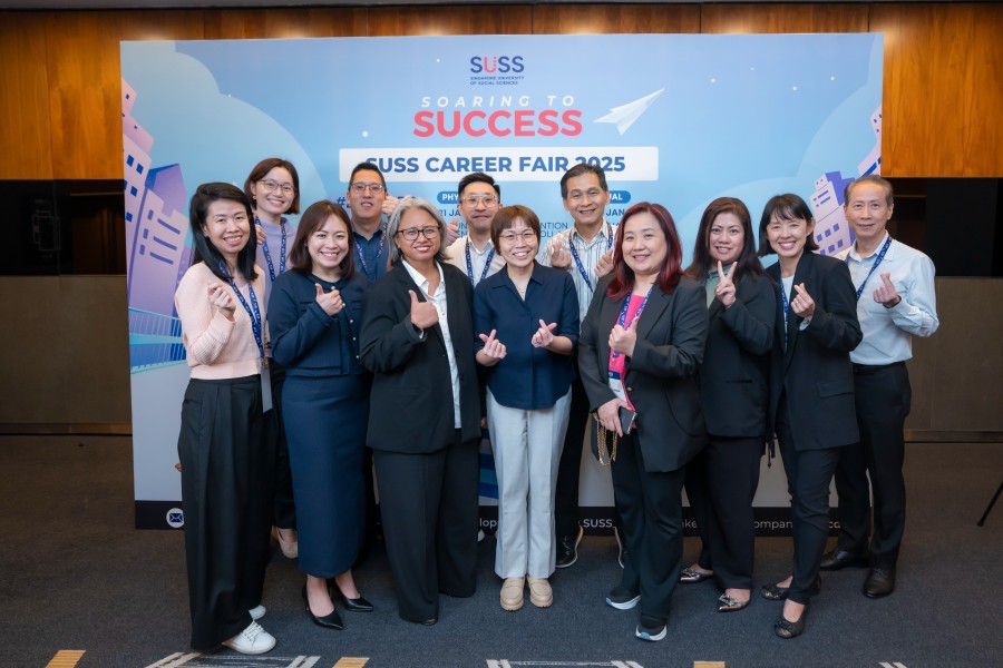 Group photo of Student Success Centre Staffs and Host at SUSS Career Fair 2025