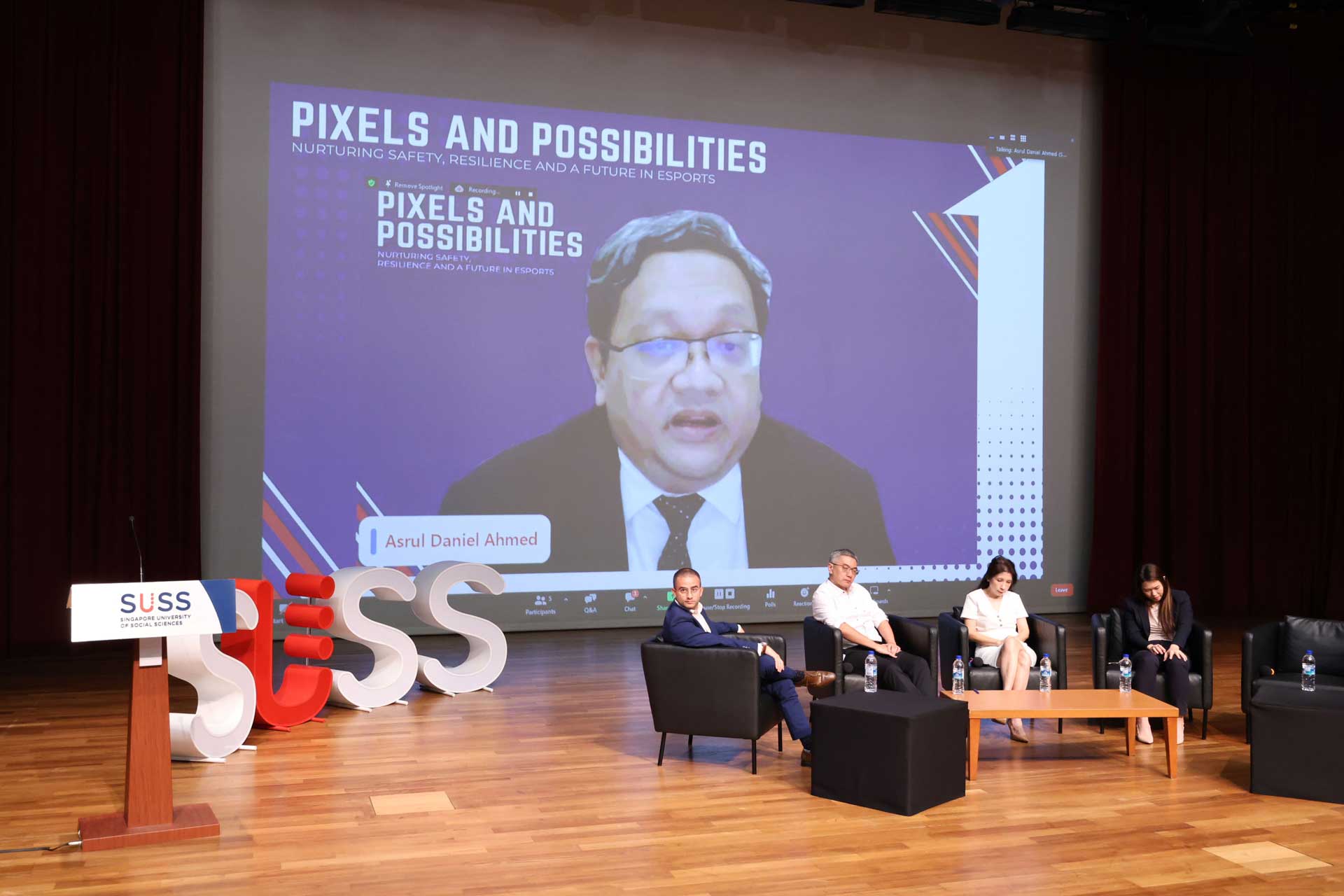 05-Pixels-and-Possibilities-Panel-Discussion-02-019