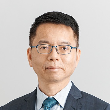 Associate Professor He Yihong